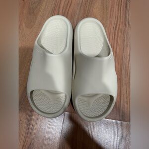 Crocs Mellow Slide Sandals Size M9 W11